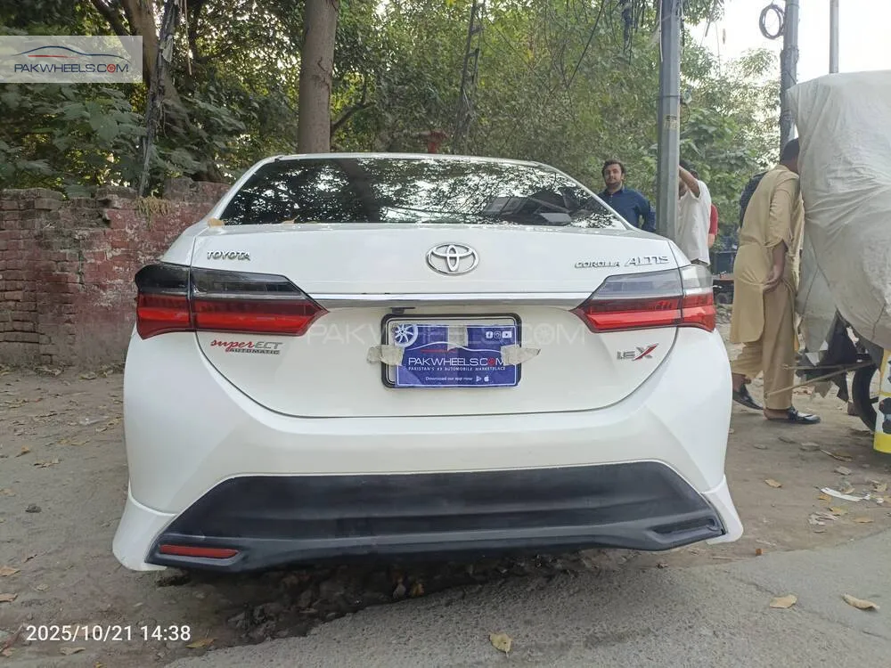 Toyota Corolla 2017 for Sale in Lahore Toyota Corolla 2017 for Sale in Lahore Image-6