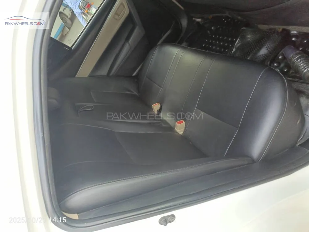 Toyota Corolla 2017 for Sale in Lahore Toyota Corolla 2017 for Sale in Lahore Image-11