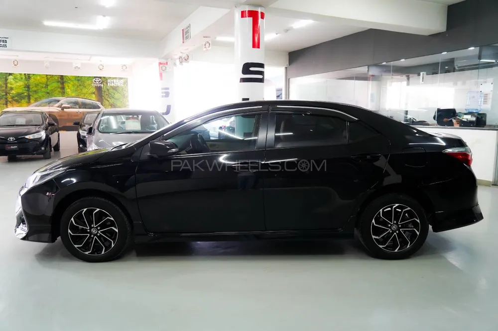 Toyota Corolla 2024 for Sale in Lahore Toyota Corolla 2024 for Sale in Lahore Image-6