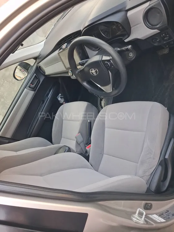 Toyota Corolla Axio 2013 for Sale in Sargodha Toyota Corolla Axio 2013 for Sale in Sargodha Image-4