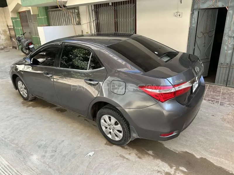 Toyota Corolla 2017 for Sale in Karachi Image-1