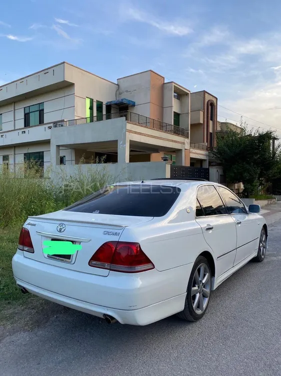 Toyota Crown 2004 for Sale in Islamabad Image-1