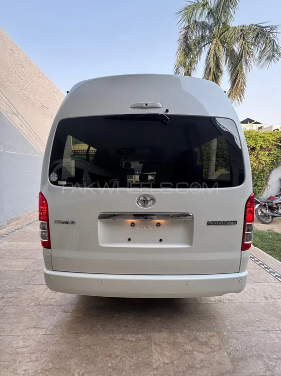 Toyota Hiace 2023 for Sale in Multan Toyota Hiace 2023 for Sale in Multan Image-4