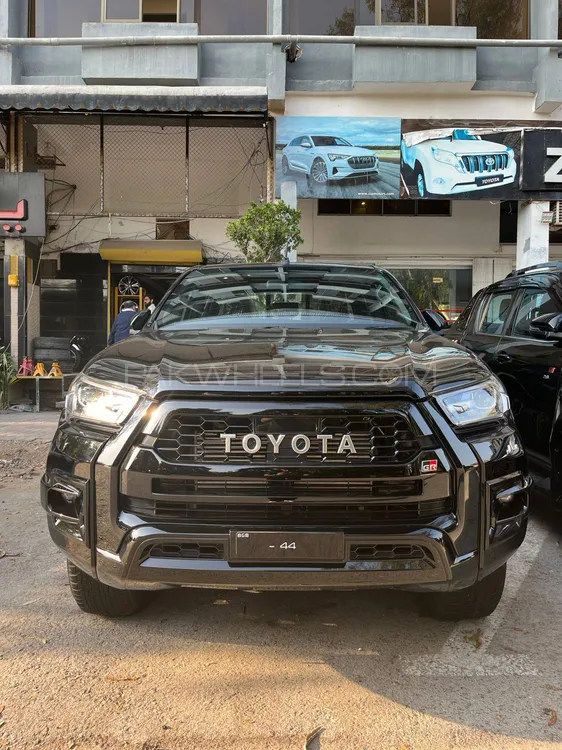 Toyota Hilux 2025 for Sale in Islamabad Image-1