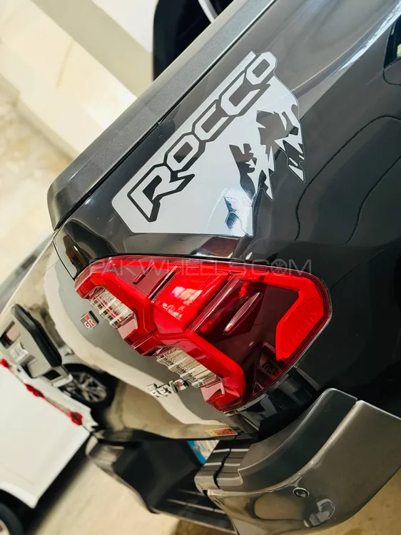 Toyota Hilux 2022 for Sale in Swat Toyota Hilux 2022 for Sale in Swat Image-4
