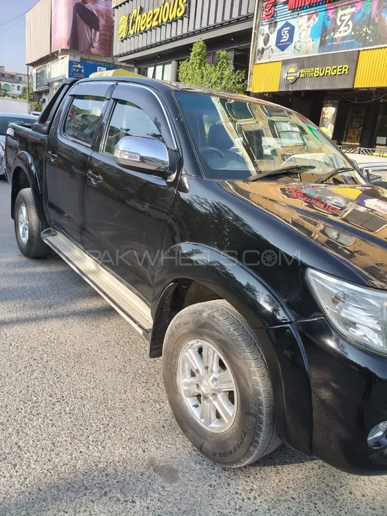 Toyota Hilux 2013 for Sale in Islamabad Toyota Hilux 2013 for Sale in Islamabad Image-7