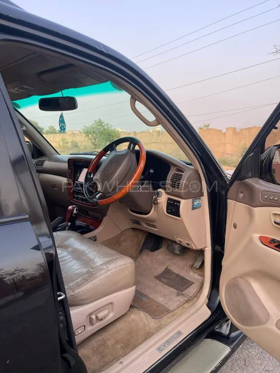 Toyota Land Cruiser 2001 for Sale in Faisalabad Toyota Land Cruiser 2001 for Sale in Faisalabad Image-7