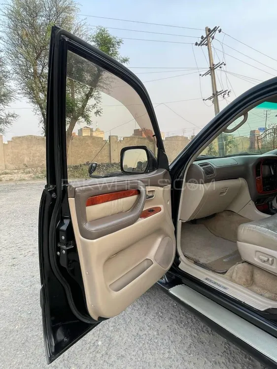 Toyota Land Cruiser 2001 for Sale in Faisalabad Toyota Land Cruiser 2001 for Sale in Faisalabad Image-12