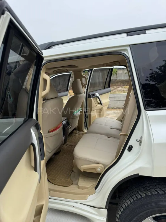 Toyota Prado 2015 for Sale in Hyderabad Toyota Prado 2015 for Sale in Hyderabad Image-13