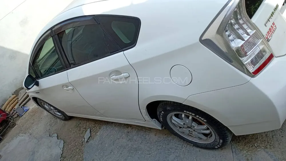 Toyota Prius 2010 for Sale in Bannu Toyota Prius 2010 for Sale in Bannu Image-3