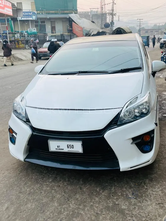 Toyota Prius 2011 for Sale in Peshawar Image-1