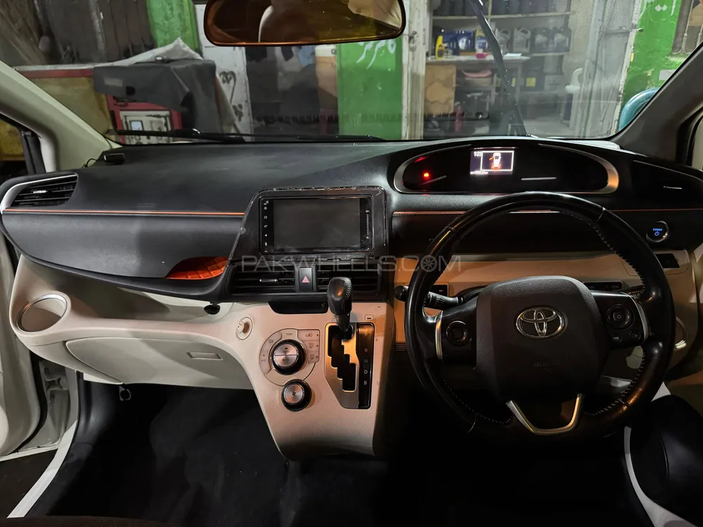 Toyota Sienta 2015 for Sale in Peshawar Toyota Sienta 2015 for Sale in Peshawar Image-8