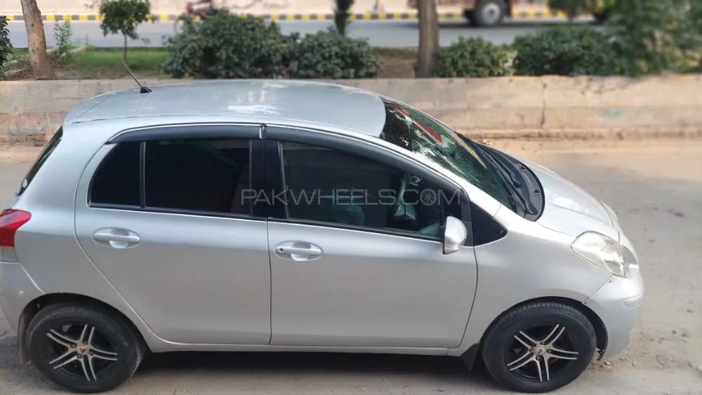 Toyota Vitz 2007 for Sale in Faisalabad Image-1