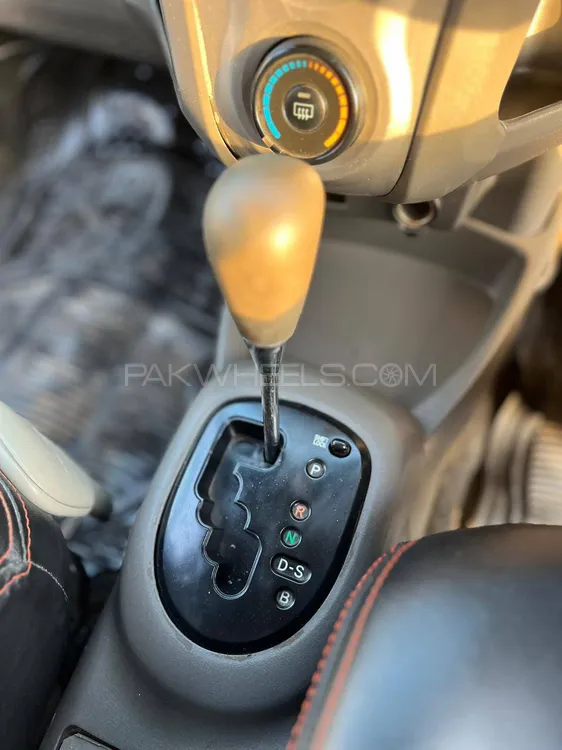 Toyota Vitz 2009 for Sale in Jhang Toyota Vitz 2009 for Sale in Jhang Image-7