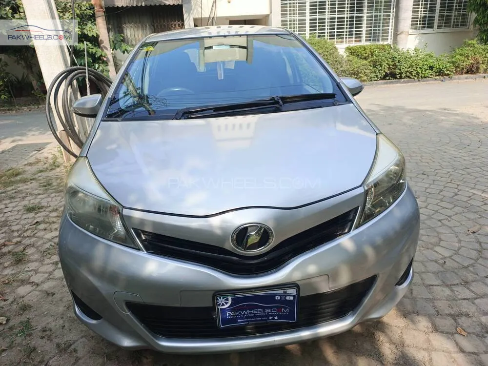 Toyota Vitz 2011 for Sale in Lahore Image-1