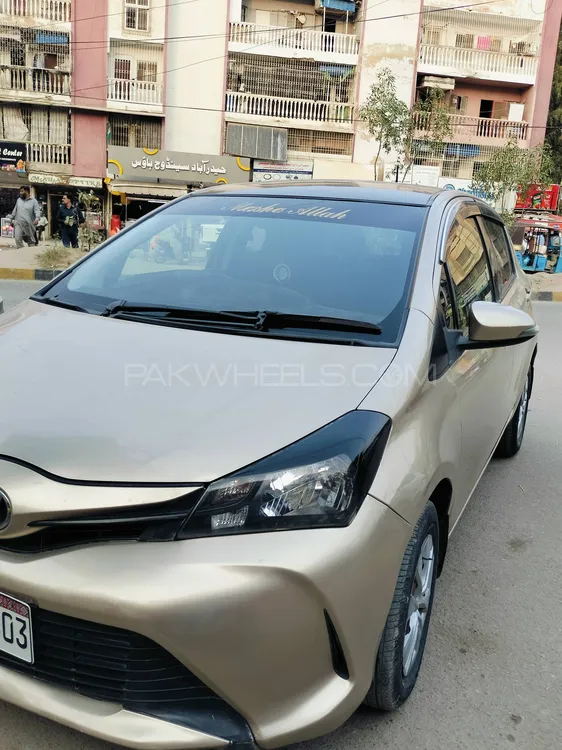Toyota Vitz 2014 for Sale in Karachi Image-1