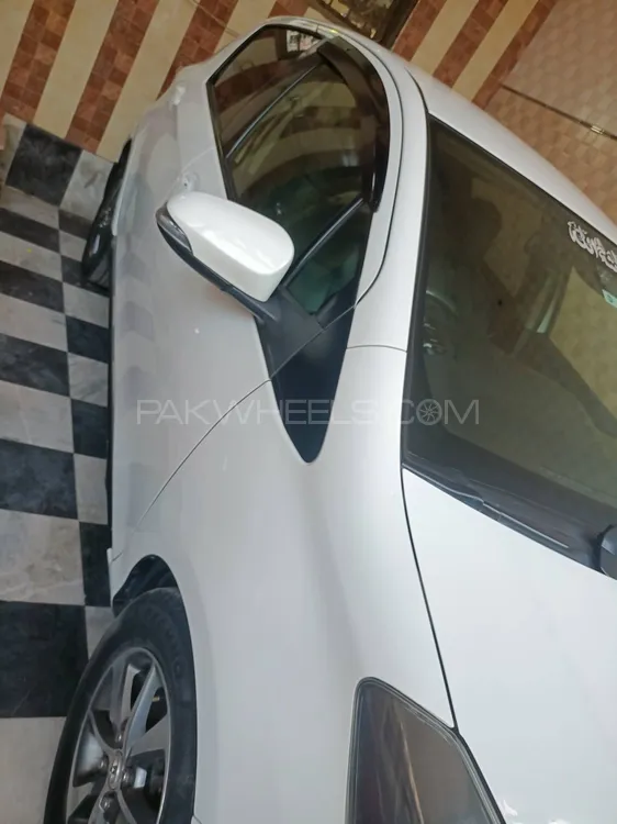 Toyota Vitz 2015 for Sale in Faisalabad Image-1