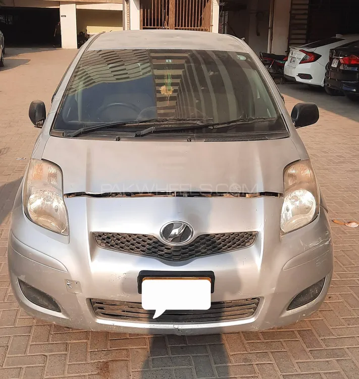 Toyota Vitz 2009 for Sale in Karachi Image-1