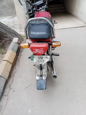 DYL Dhoom YD-70 2011