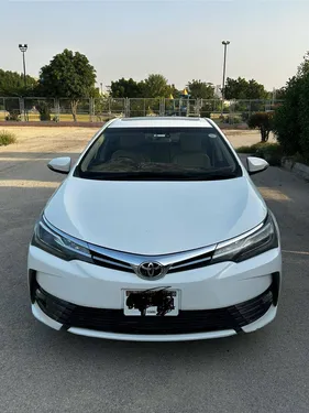 Toyota Corolla Altis Grande CVT-i 1.8 2017