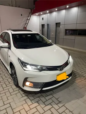 Toyota Corolla Altis Grande CVT-i 1.8 2018