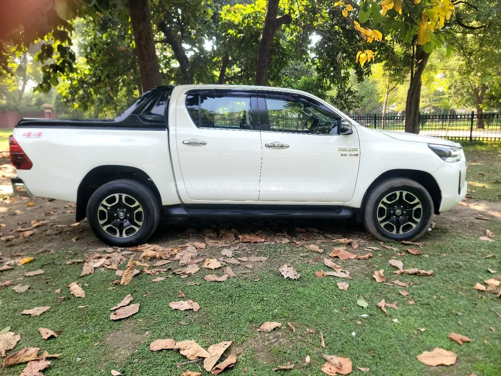 Toyota Hilux 2021 for Sale in Lahore Toyota Hilux 2021 for Sale in Lahore Image-6