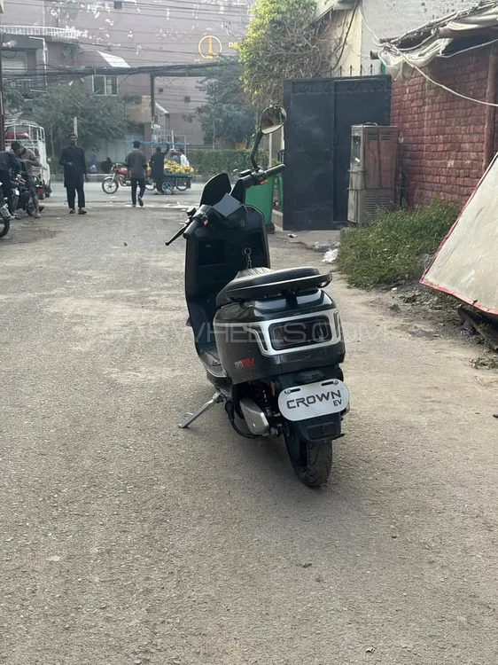 Crown EV-1000 2025 for Sale Image-1