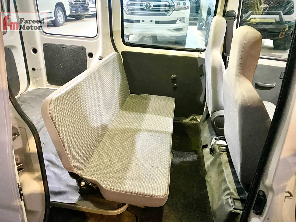 Daihatsu Hijet 2011 for Sale in Karachi Daihatsu Hijet 2011 for Sale in Karachi Image-4