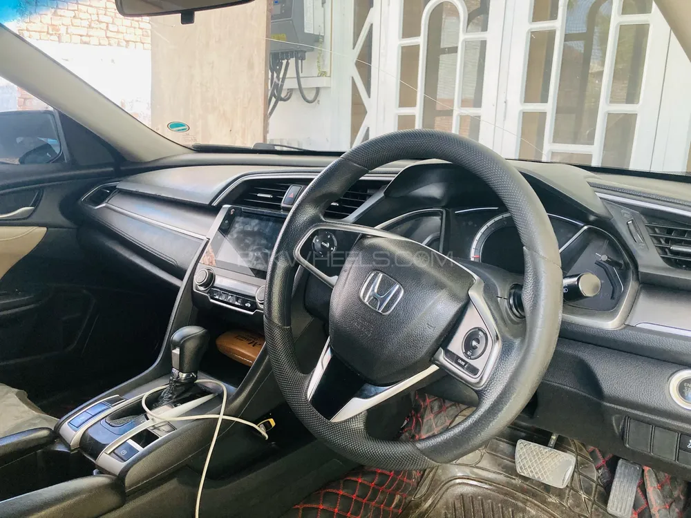 Honda Civic 2018 for Sale in Peshawar Honda Civic 2018 for Sale in Peshawar Image-7
