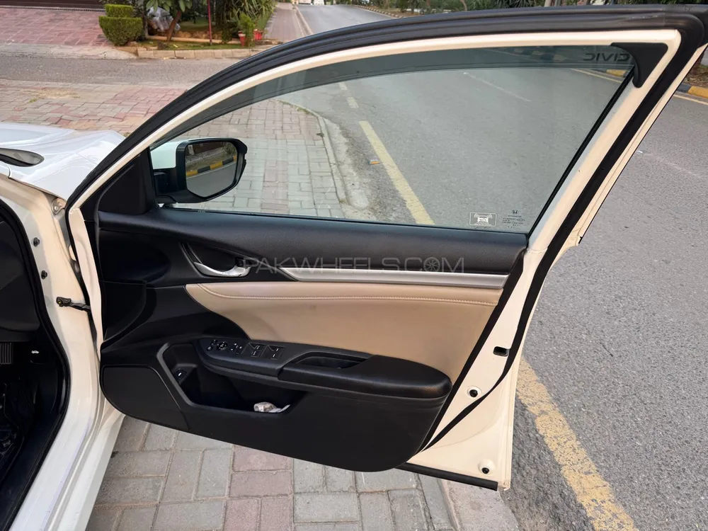 Honda Civic 2020 for Sale in Islamabad Honda Civic 2020 for Sale in Islamabad Image-8