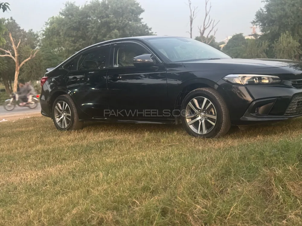 Honda Civic 2022 for Sale in Islamabad Honda Civic 2022 for Sale in Islamabad Image-4