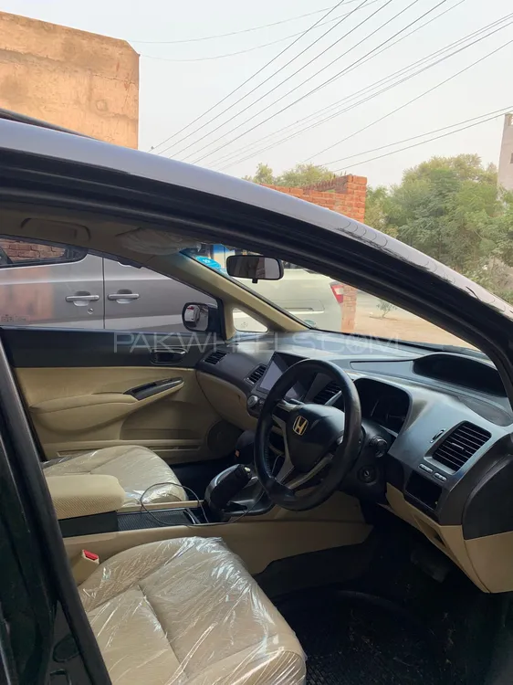 Honda Civic 2011 for Sale in Multan Honda Civic 2011 for Sale in Multan Image-9