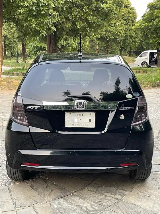 Honda Fit 2011 for Sale in Islamabad Honda Fit 2011 for Sale in Islamabad Image-3