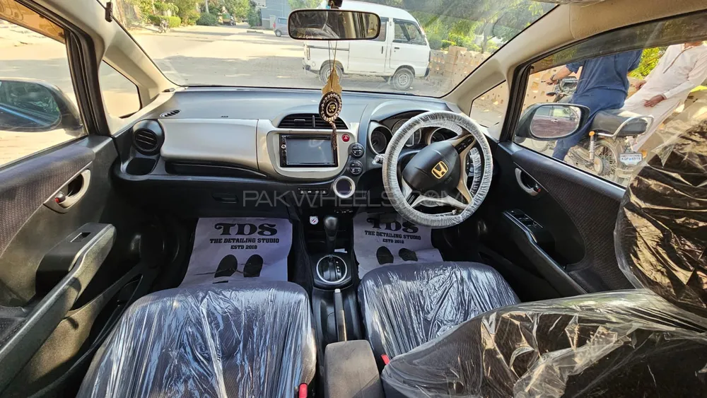 Honda Fit 2011 for Sale in Karachi Honda Fit 2011 for Sale in Karachi Image-8