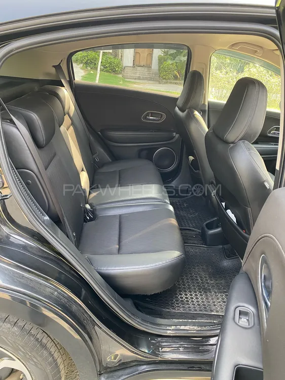 Honda Vezel 2023 for Sale in Lahore Honda Vezel 2023 for Sale in Lahore Image-6