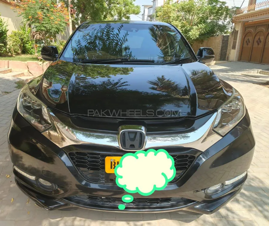 Honda Vezel 2014 for Sale in Karachi Honda Vezel 2014 for Sale in Karachi Image-1