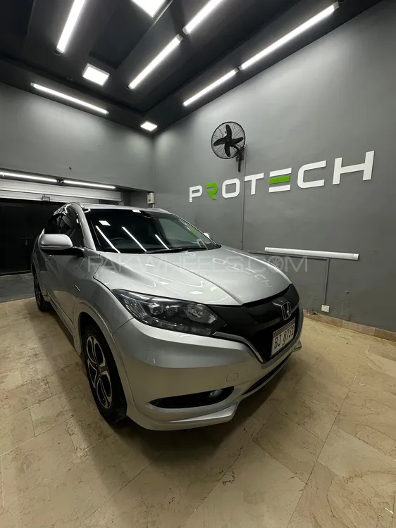 Honda Vezel 2015 for Sale in Karachi Honda Vezel 2015 for Sale in Karachi Image-1