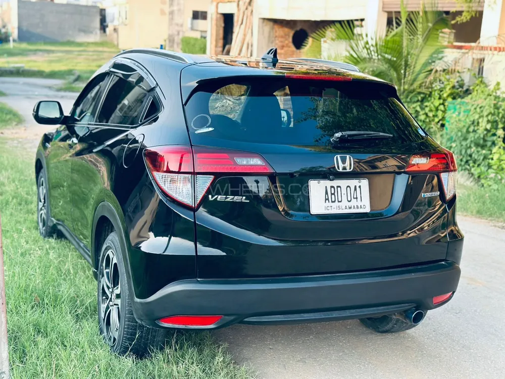 Honda Vezel 2016 for Sale in Multan Honda Vezel 2016 for Sale in Multan Image-5