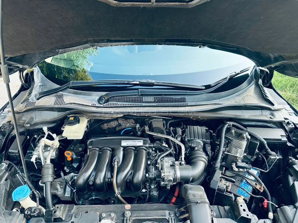 Honda Vezel 2016 for Sale in Multan Honda Vezel 2016 for Sale in Multan Image-2