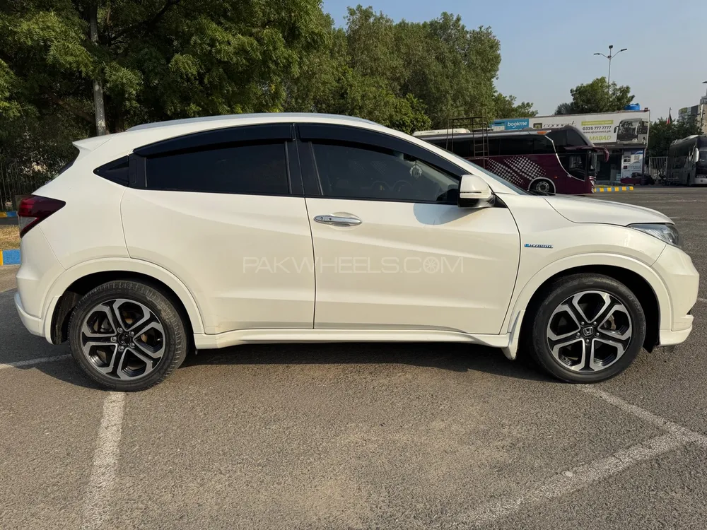 Honda Vezel 2015 for Sale in Lahore Honda Vezel 2015 for Sale in Lahore Image-2