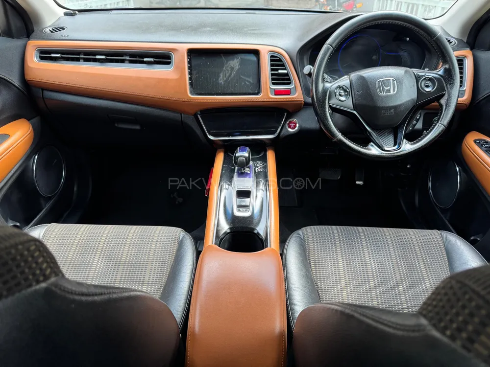Honda Vezel 2015 for Sale in Lahore Honda Vezel 2015 for Sale in Lahore Image-5