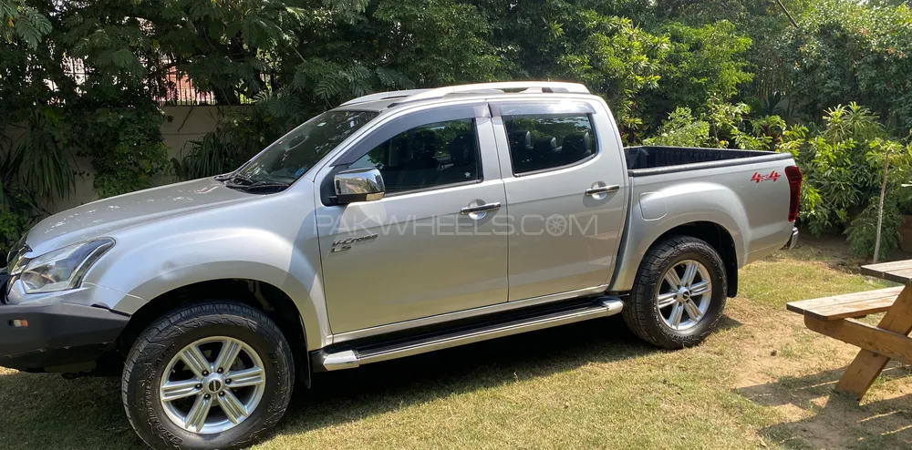 Isuzu D-Max 2019 for Sale in Karachi Isuzu D-Max 2019 for Sale in Karachi Image-4