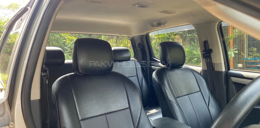 Isuzu D-Max 2019 for Sale in Karachi Isuzu D-Max 2019 for Sale in Karachi Image-12