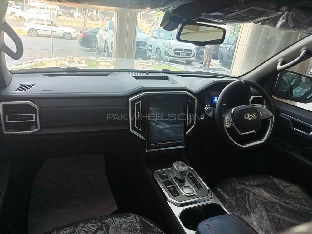 JAC T9 2025 for Sale in Lahore JAC T9 2025 for Sale in Lahore Image-8