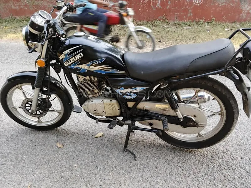 Suzuki GS 150 SE 2017 for Sale Suzuki GS 150 SE 2017 for Sale Image-2