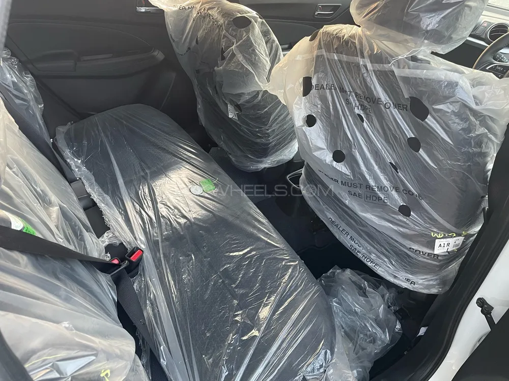 Suzuki Swift 2025 for Sale in Karachi Suzuki Swift 2025 for Sale in Karachi Image-11