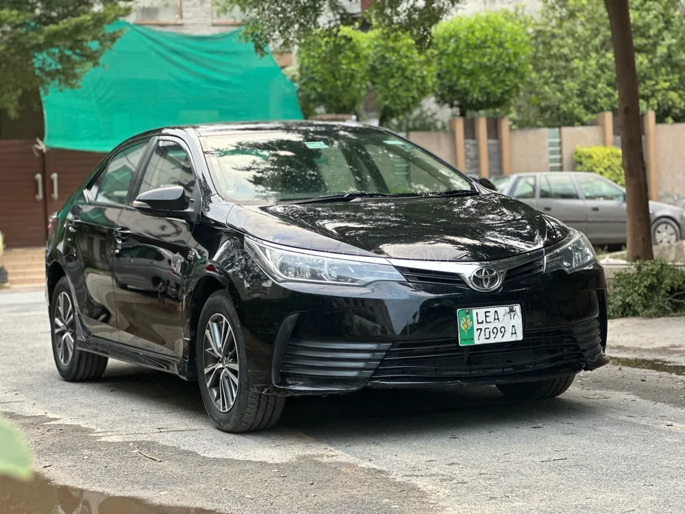 Toyota Corolla 2017 for Sale in Lahore Toyota Corolla 2017 for Sale in Lahore Image-3
