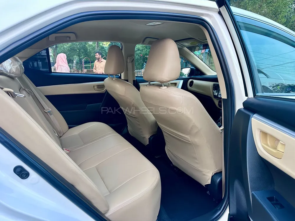 Toyota Corolla 2019 for Sale in Lahore Toyota Corolla 2019 for Sale in Lahore Image-9