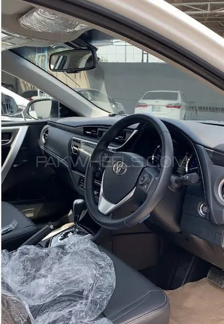 Toyota Corolla 2025 for Sale in Peshawar Toyota Corolla 2025 for Sale in Peshawar Image-3