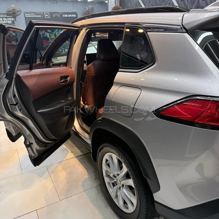 Toyota Corolla Cross 2023 for Sale in Lahore Toyota Corolla Cross 2023 for Sale in Lahore Image-8